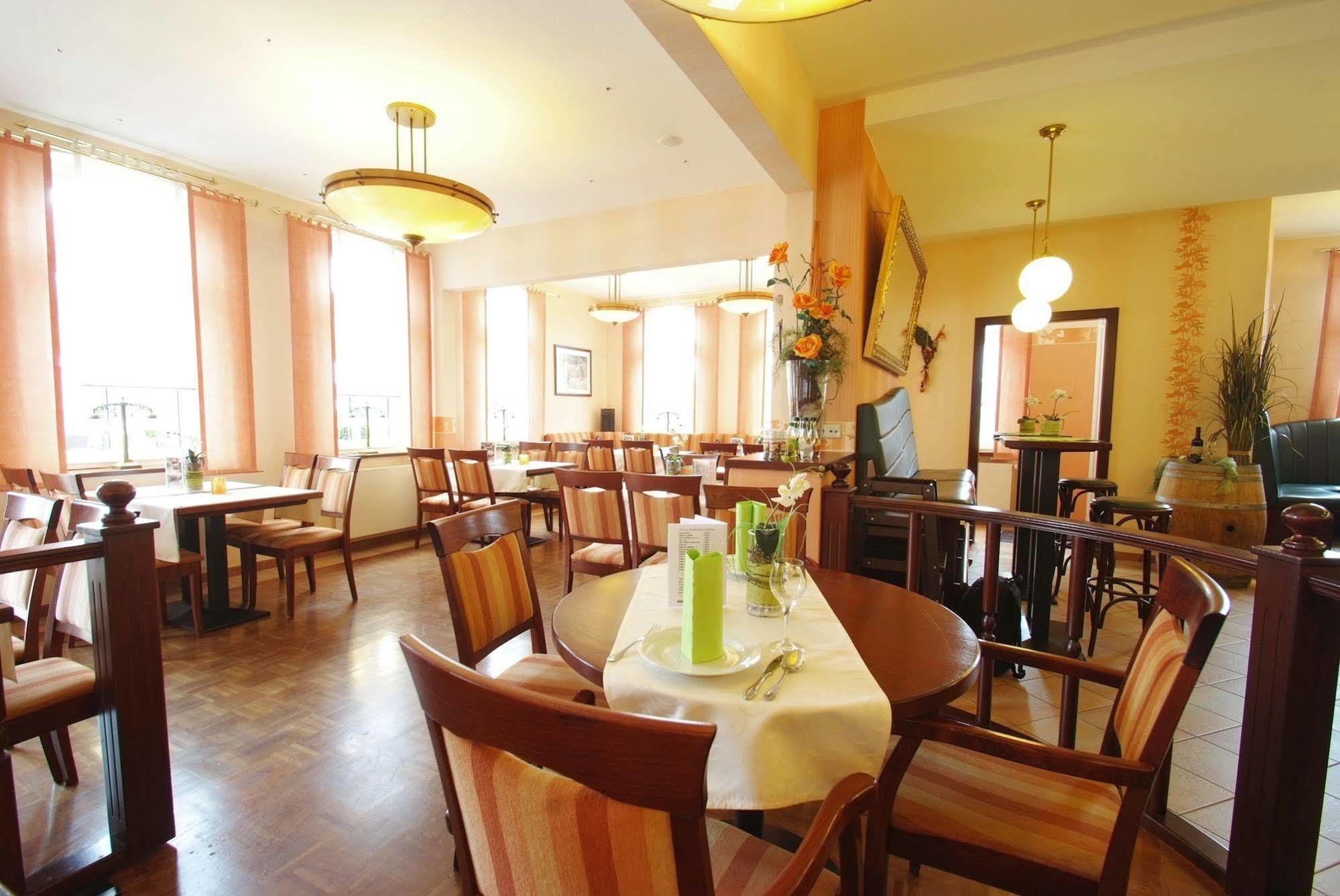 Zur Linde Hotel Heede Exterior photo